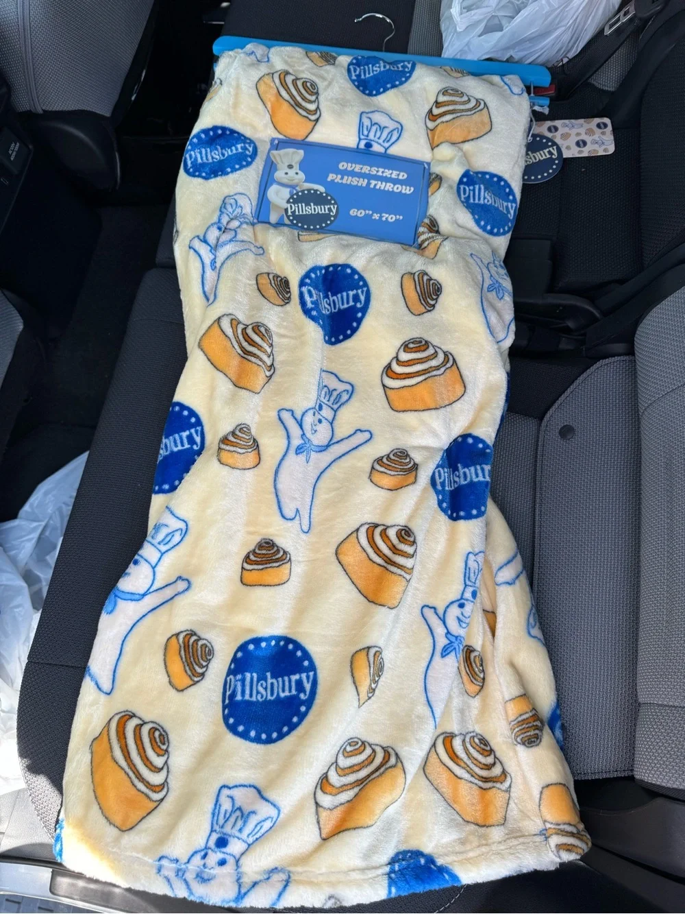 Pillsbury Plush Throw Blanket with cinnamon rolls 60x70